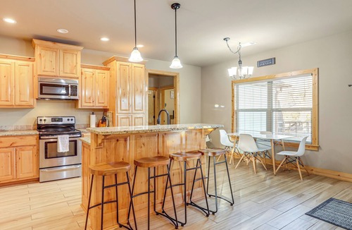 Lakeview House | Fish the White River! Sleek Family Home in Flippin