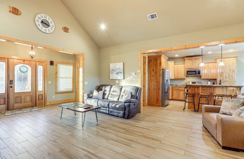 Lakeview House | Fish the White River! Sleek Family Home in Flippin