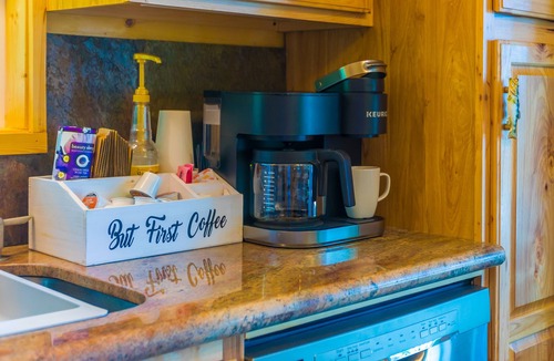 South Toledo Bend House | Fisher's Point Lakefront-South Toledo Bend-Hot Tub Private Beach Sleeps 6 Pets