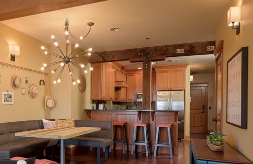 Astoria Condo | FisherBros Flats 202