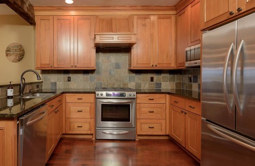 Astoria Condo | FisherBros Flats 202