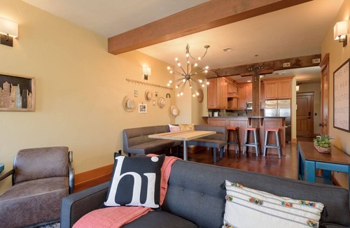 Astoria Condo | FisherBros Flats 202