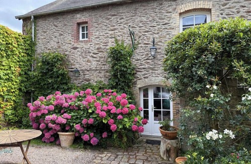 Le Minihic-sur-Rance Apartment | Fisherman's cottage 300m from the Rance
