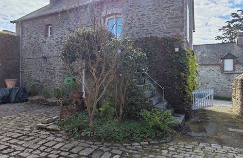 Le Minihic-sur-Rance Apartment | Fisherman's cottage 300m from the Rance