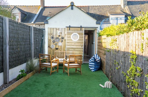 Le Vivier-sur-Mer House | Fisherman's cottage - sleeps 6 - Mont Saint Michel Bay - Sea view
