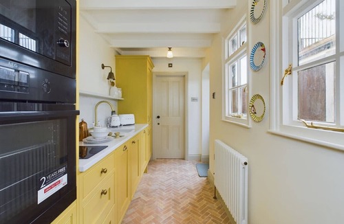 Leigh-on-Sea Cottage | Fisherman's Cottage Old Leigh
