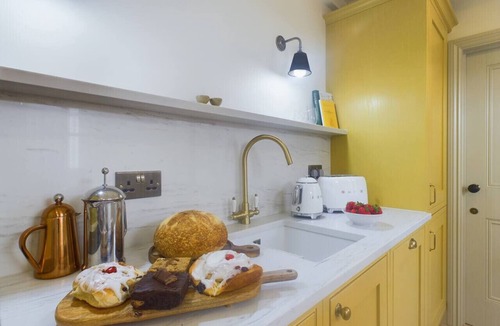 Leigh-on-Sea Cottage | Fisherman's Cottage Old Leigh