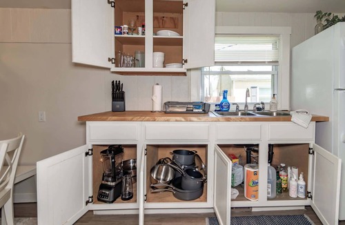 Mentor Headlands House | Fisherman's Cottage, 3BR Lake Erie Retreat