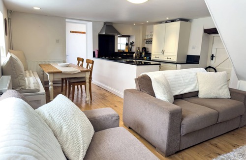 Portland Cottage | Fisherman's Cottage on Chesil Beach