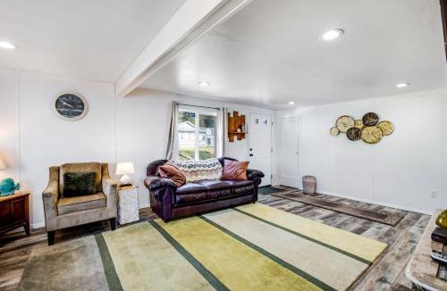 Garibaldi House | Fisherman's Dream Boat House