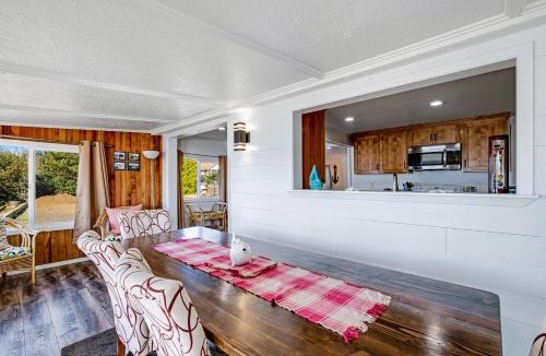 Garibaldi House | Fisherman's Dream Boat House