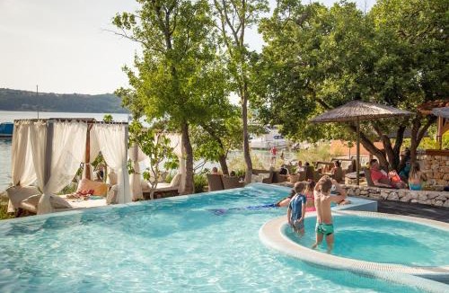 Klimno Other | Fisherman's glamping village