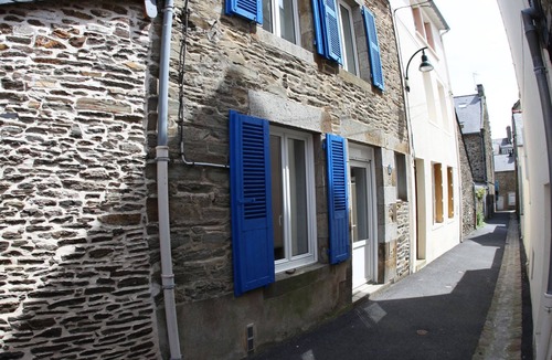 Cancale House | Fisherman's house *, 150 m from the beach of Cancale