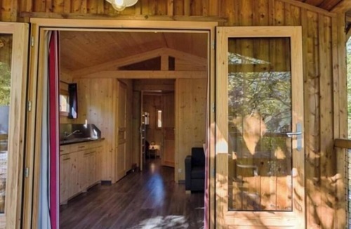 Laruns Cabin | Fisherman's hut camping 2 pools with feet everywhere