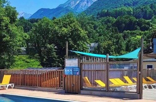 Laruns Cabin | Fisherman's hut camping 2 pools with feet everywhere