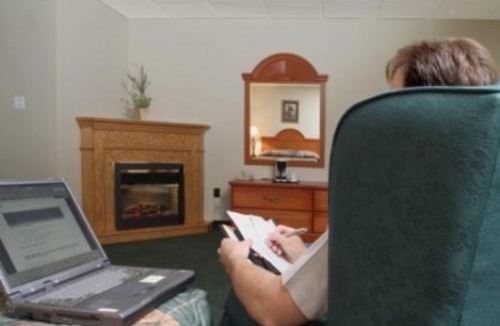 Rocky Harbour Hotel | Fisherman's Landing Inn