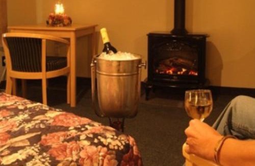 Rocky Harbour Hotel | Fisherman's Landing Inn