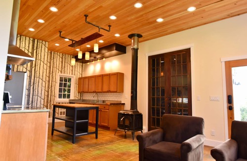 Lopez Island House | Fisherman’s Bay view converted boathouse