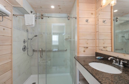 Boothbay Harbor Hotel | Fishermans Wharf Inn