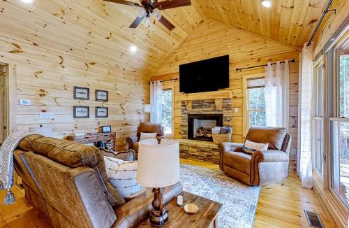 Hidden Lake House | Fishful Thinking