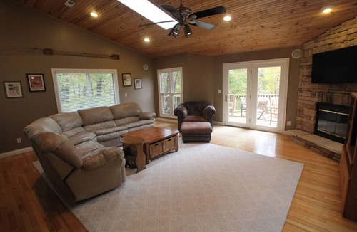 Big Creek House | Fishing, boating, ATV riding, fall foliage & bird watching Oct & Nov available