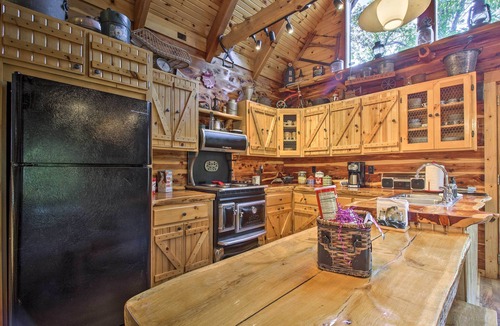 Goodson Cabin | Fishing Boats Coming Spring '26! Macks Creek Cabin