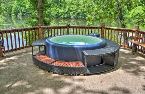 Goodson House | Fishing Boats Coming Spring '26! Macks Creek Cabin