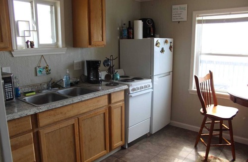 Cedar Lane Cottage | Fishing Cottage on ICW facing Sargentbeach with dock night fishing lights