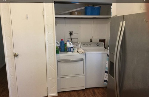 Satsuma House | Fishing Paradise on Dunn's Creek ! Max 2 trucks 2 boats ! Limited parking