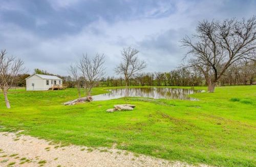 Lorena Apartment | Fishing Pond Access: Pet-Friendly Lorena Studio