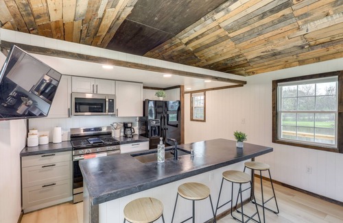 Lorena Apartment | Fishing Pond Access: Pet-Friendly Lorena Studio