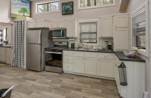 West Point House | Fishing Pond: ‘Minerva’s Cottage’ in West Point!