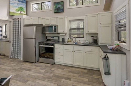 West Point Cabin | Fishing Pond: ‘Minerva’s Cottage’ in West Point!