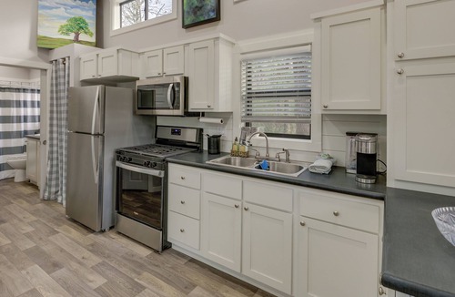 West Point Cabin | Fishing Pond: ‘Minerva’s Cottage’ in West Point!