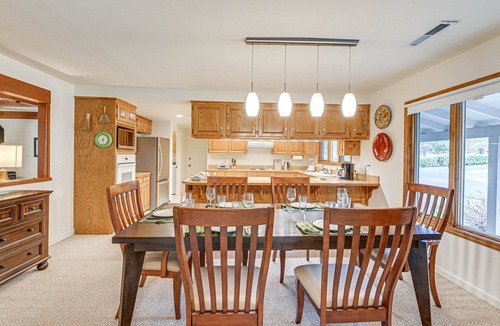 Grants Pass House | Fishing & Rafting Retreat: 7 Mi to Rogue River!