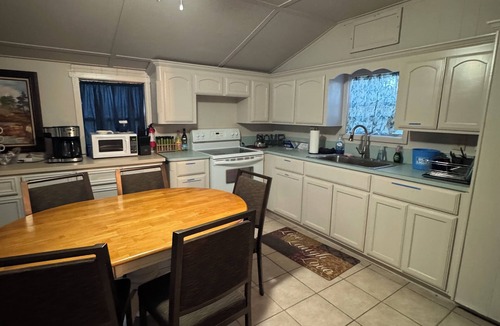 Rio Hondo Cottage | FISHING THEME COTTAGE; WATERFRONT FISHING PIER!
