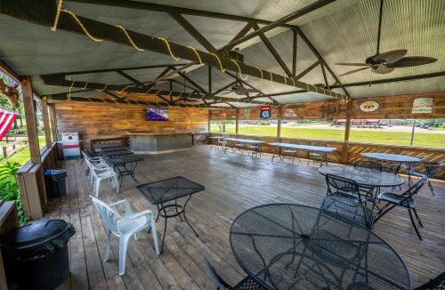 Buchanan House | Fishtale Lodge Cabins