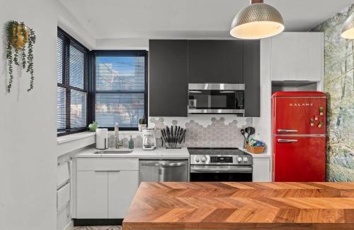 Northern Liberties Apartment | Fishtown-King Bed-Gated Parking- EZ Stadium Access