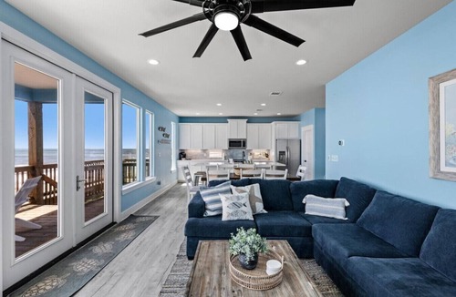 Crystal Beach House | Fishy Business| Beach Front Oasis! Sleeps 20!