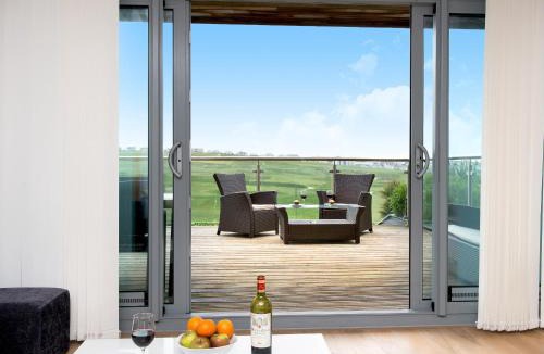 Newquay Apartment | Fistral View - 3 Cribbar