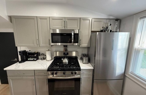 Fitchburg Apartment | Fitchburg quiet side modern 2BD.