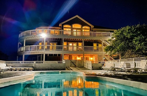 Corolla House | Fitzgerald Estate | Sleeps 30 | Weddings & Retreats | Oceanfront OBX