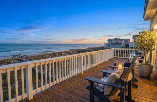 Corolla House | Fitzgerald Estate | Sleeps 30 | Weddings & Retreats | Oceanfront OBX