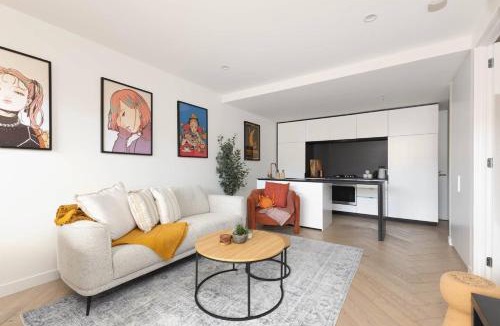 Collingwood North Apartment | Fitzroyal's Uchi in Melbourne's Multicultural Hub