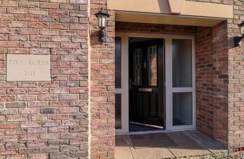 Chesterfield House | Five Acres