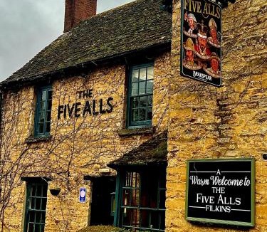 Lechlade Hotel | Five Alls