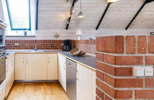 Pøt Strandby House | Five-Bedroom Holiday home in Juelsminde 2