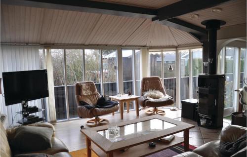 Hasmark Strand House | Five-Bedroom Holiday Home In Otterup