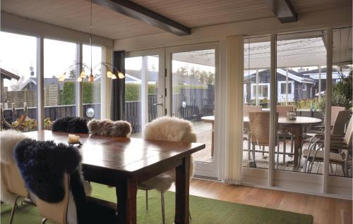 Hasmark Strand House | Five-Bedroom Holiday Home In Otterup