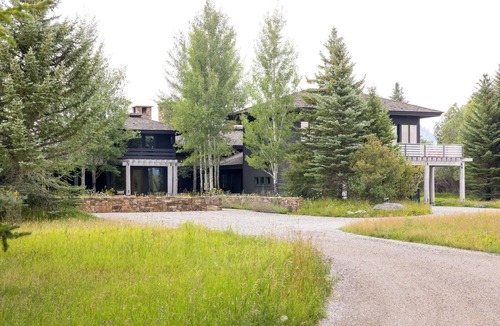 South Park Villa | Five Bedroom Home on a Creek